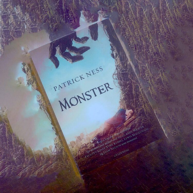 Bogen Monster i et edit, hvor forsiden fortsætter udover bogens rammer